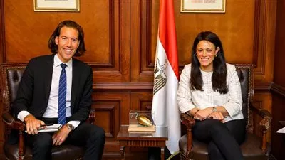 «المشاط» تبحث خطط «ألستوم» الفرنسية لتشغيل القطارات المصرية بالهيدروجين 