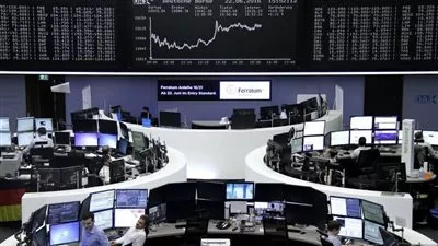 الأسهم الأوروبية تتراجع رغم مكاسب قطاع البنوك