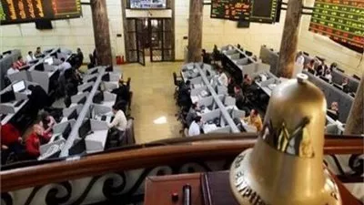 تباين مؤشرات البورصة.. ورأسمالها السوقي يخسر 3,6 مليار جنيه