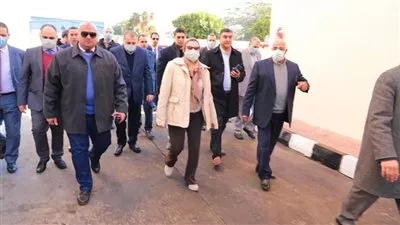 وزيرة البيئة تتفقد وحدة معالجة مياه الصرف الصناعي بشركة «دومتى» 