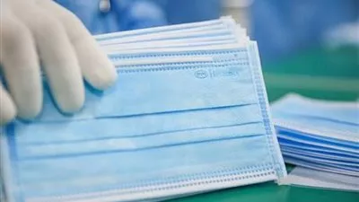 الحكومة تنفي ارتفاع أسعار الكمامات والمطهرات في الأسواق