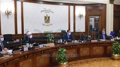 «الوزراء»: الترخيص لـ «البنك الأهلي» بإنشاء 18 فرعاً في مراكز الشباب