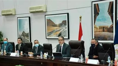 وزير السياحة يتابع مستجدات الأعمال بالمتحف المصري الكبير