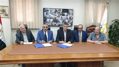 بروتوكول تعاون لإحلال «التوك توك» بمركبات تعمل بالكهرباء بمدينة 6 أكتوبر