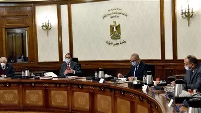 مدبولي يُكلف بسرعة الانتهاء من 25 مبنى لمدارس النيل 