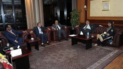 بالصور..رئيس 