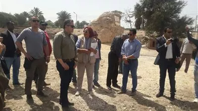 صور.. اكتشاف تمثال لزوجة الملك أمنحتب الثالث بالأقصر 