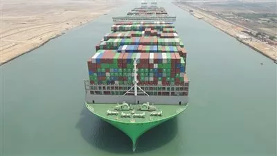 قناة السويس تسجل رقمًا قياسيًا بتحقيق 7 مليارات دولار إيرادات في 2021-2022
