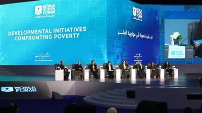 «السيسي» يوجه التحية للشعب المصري لتحمل صعوبات البرنامج الاقتصادي