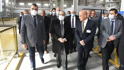 وزير الإنتاج الحربي يتفقد مصنع إنتاج المصاعد الكهربائية